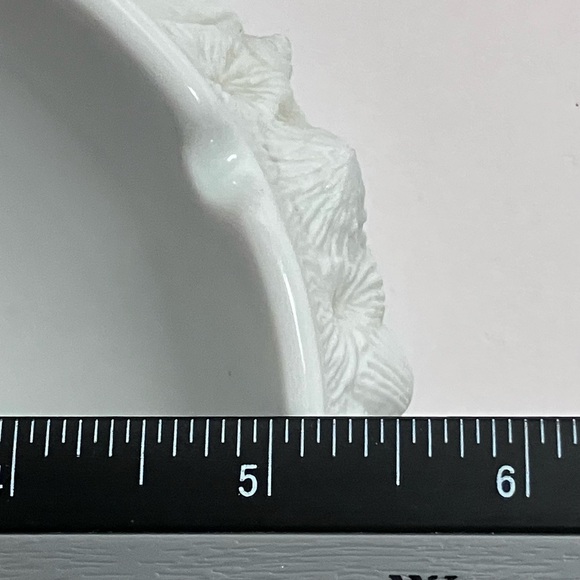 AK KAISER White Bisque SHELL ASHTRAY / 1970’s WEST GERMANY / Raised SEASHELLS - Picture 8 of 9